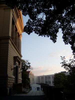 Robertinum und Universitätsplatz in Halle - Wolfgang Bergter - auf Array - Array - Robertinum und Universitätsplatz in Halle - Wolfgang Bergter - auf Array - Array -