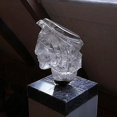 Büste reines geschliffenes Bergkristal - deLucca - auf - Array - Büste reines geschliffenes Bergkristal - deLucca - auf - Array -